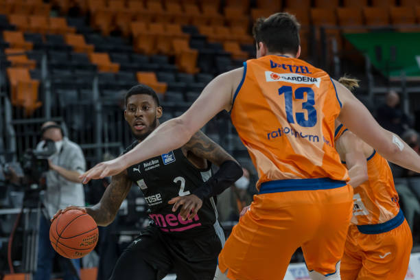 陷入争议之 陷入争议之