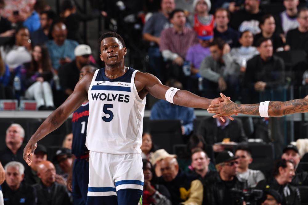 全队在防守 全队在防守